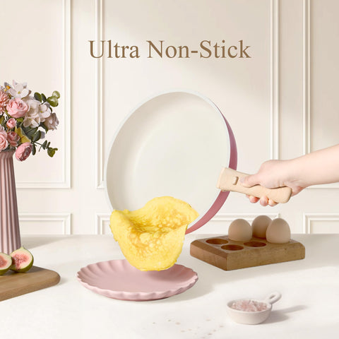 CAROTE nonstick surface detail highlighting easy-release coating and quick cleanup benefit