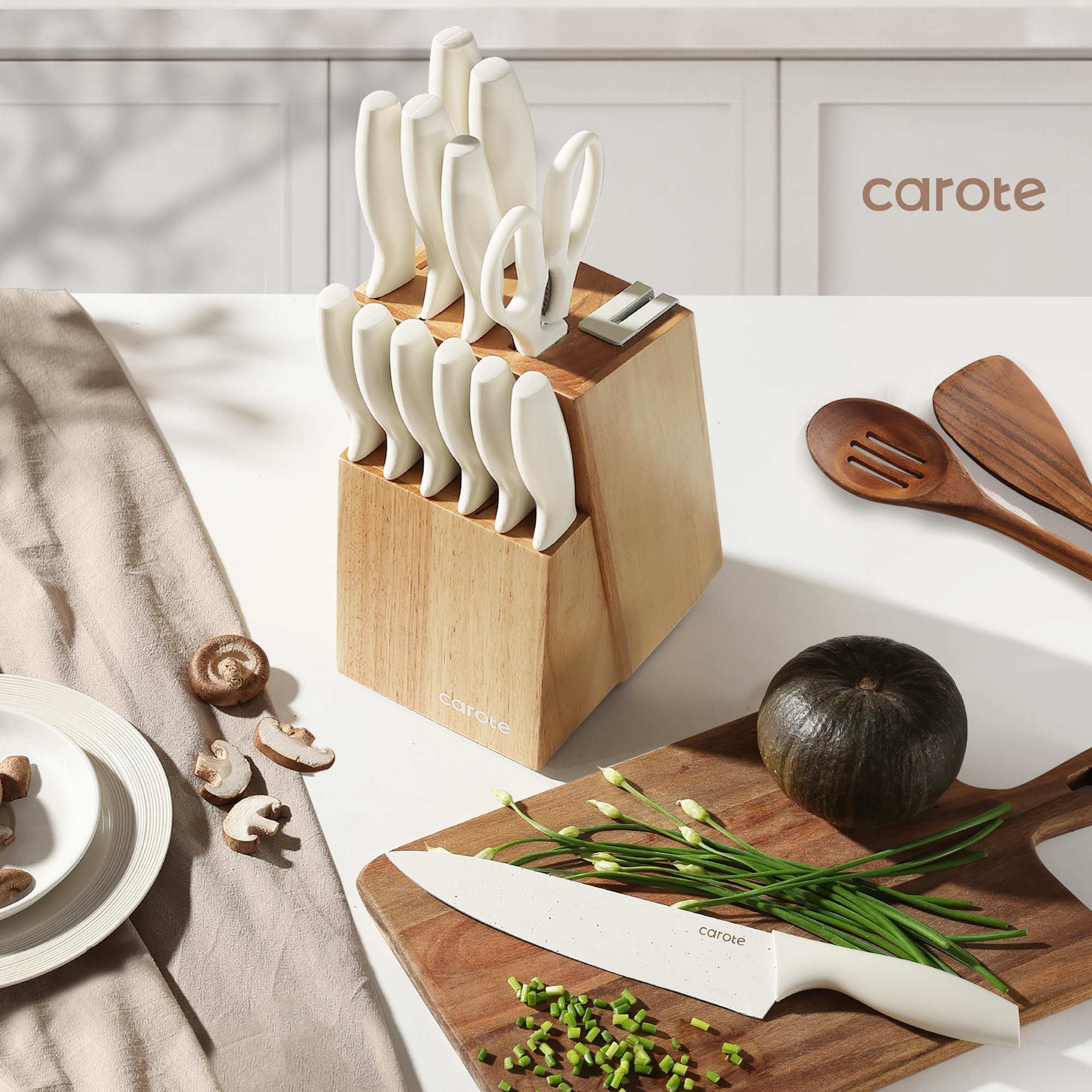 CAROTE packaging with included accessories for complete out-of-box readiness