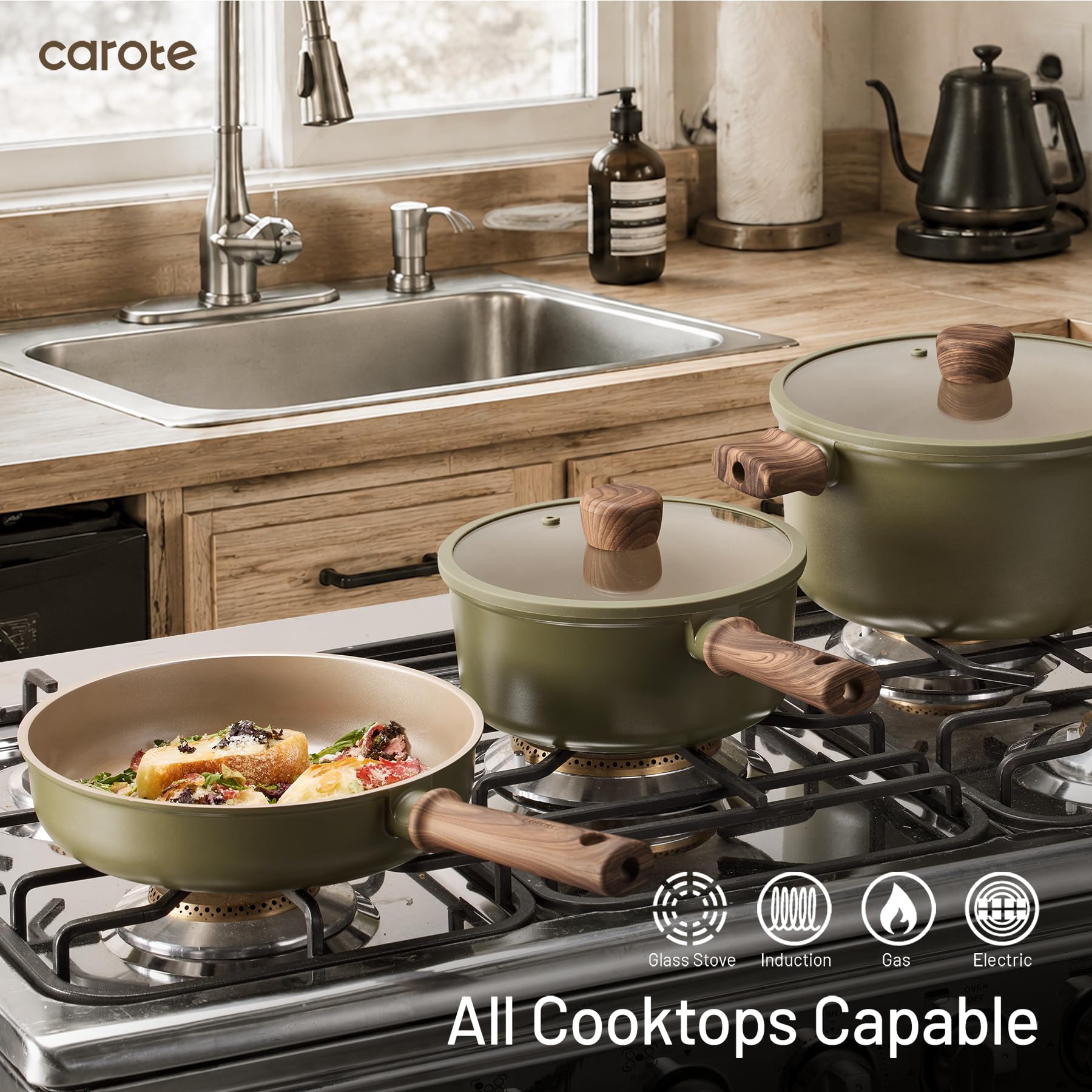 CAROTE pan protectors placed between pans showing scratch protection and safe stacking