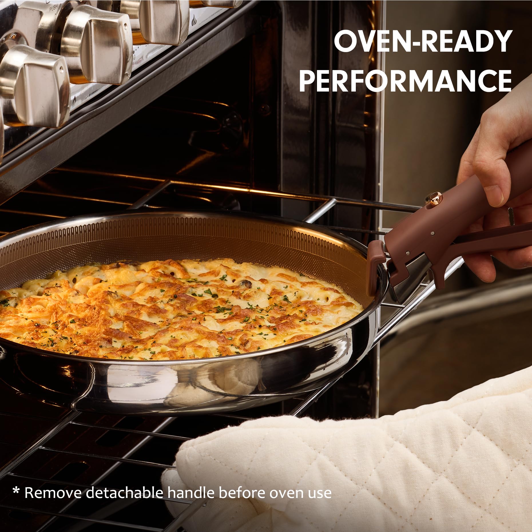 CAROTE saucepan pouring pasta water showing drip-free spout and control benefit