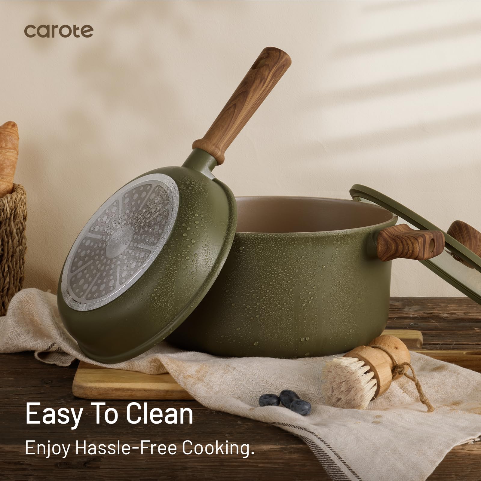 CAROTE saucepan and stockpot side-by-side to show capacity range and family-meal suitability