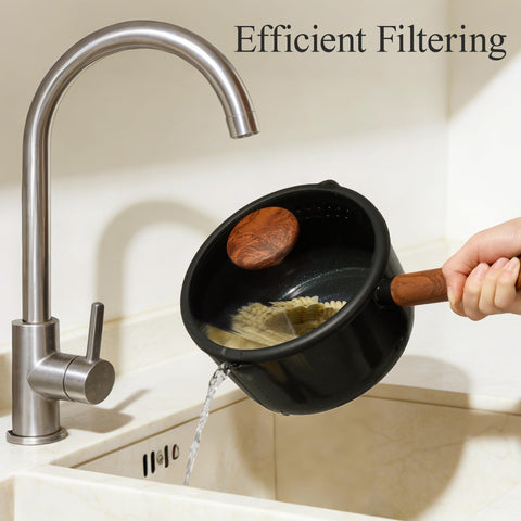 CAROTE saucepan with lid close-up showing tight fit and secure seal