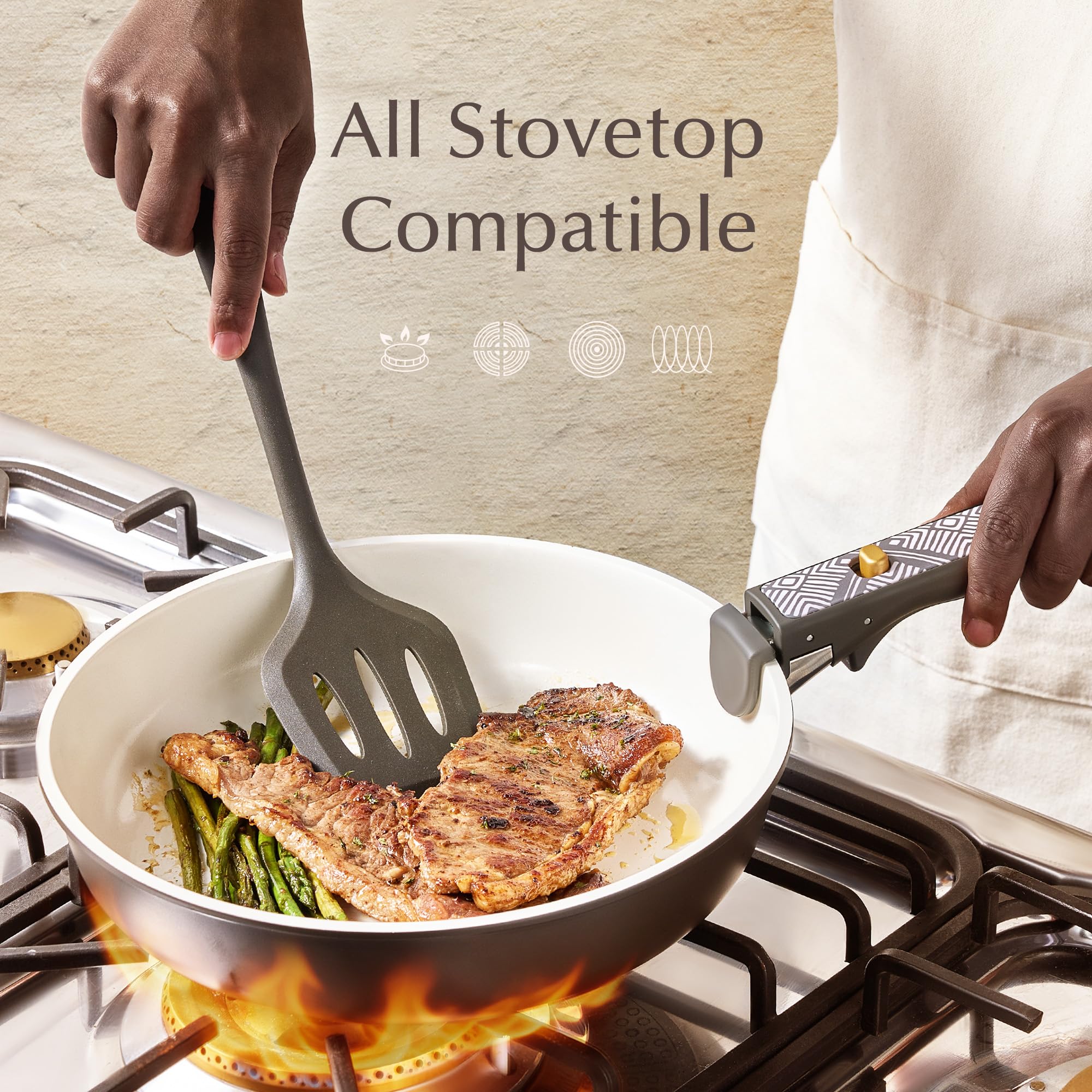 CAROTE saucepan with lid demonstrating heat retention advantage