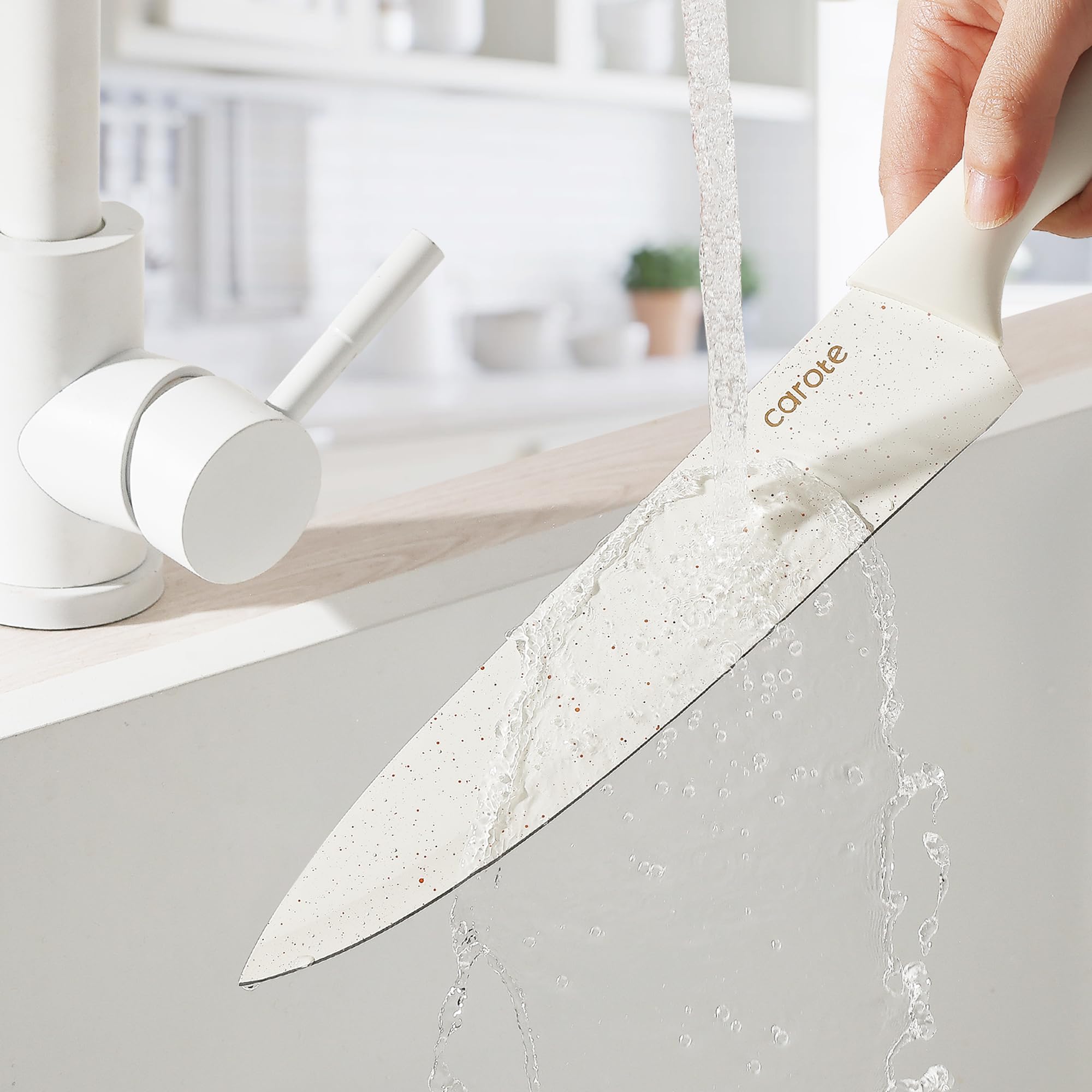 CAROTE steak knives displayed at table for clean, consistent serving performance
