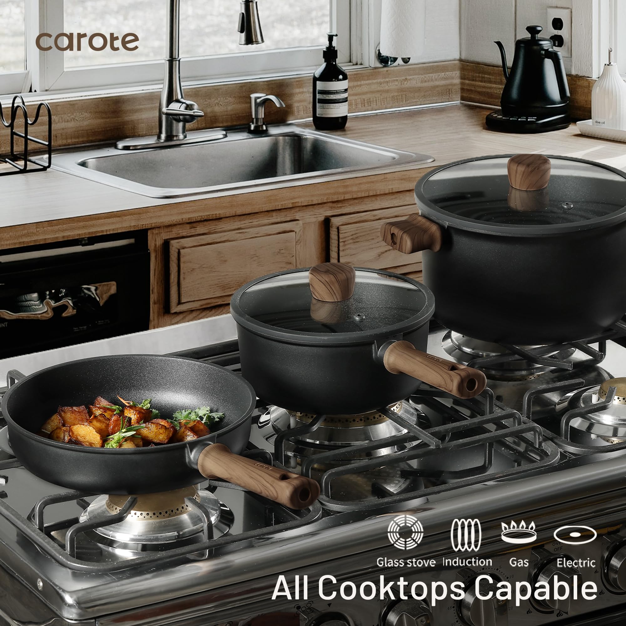 CAROTE stockpot and saucepan filled showing practical capacity