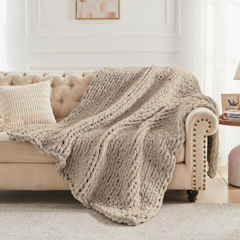 Carriediosa throw beside pillow showing 50x60 scale and coverage benefit