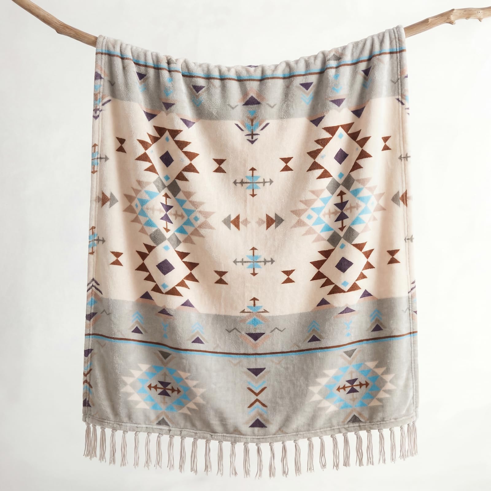 CASAAGUSTO close-up of tassel edge highlighting craftsmanship and decorative appeal