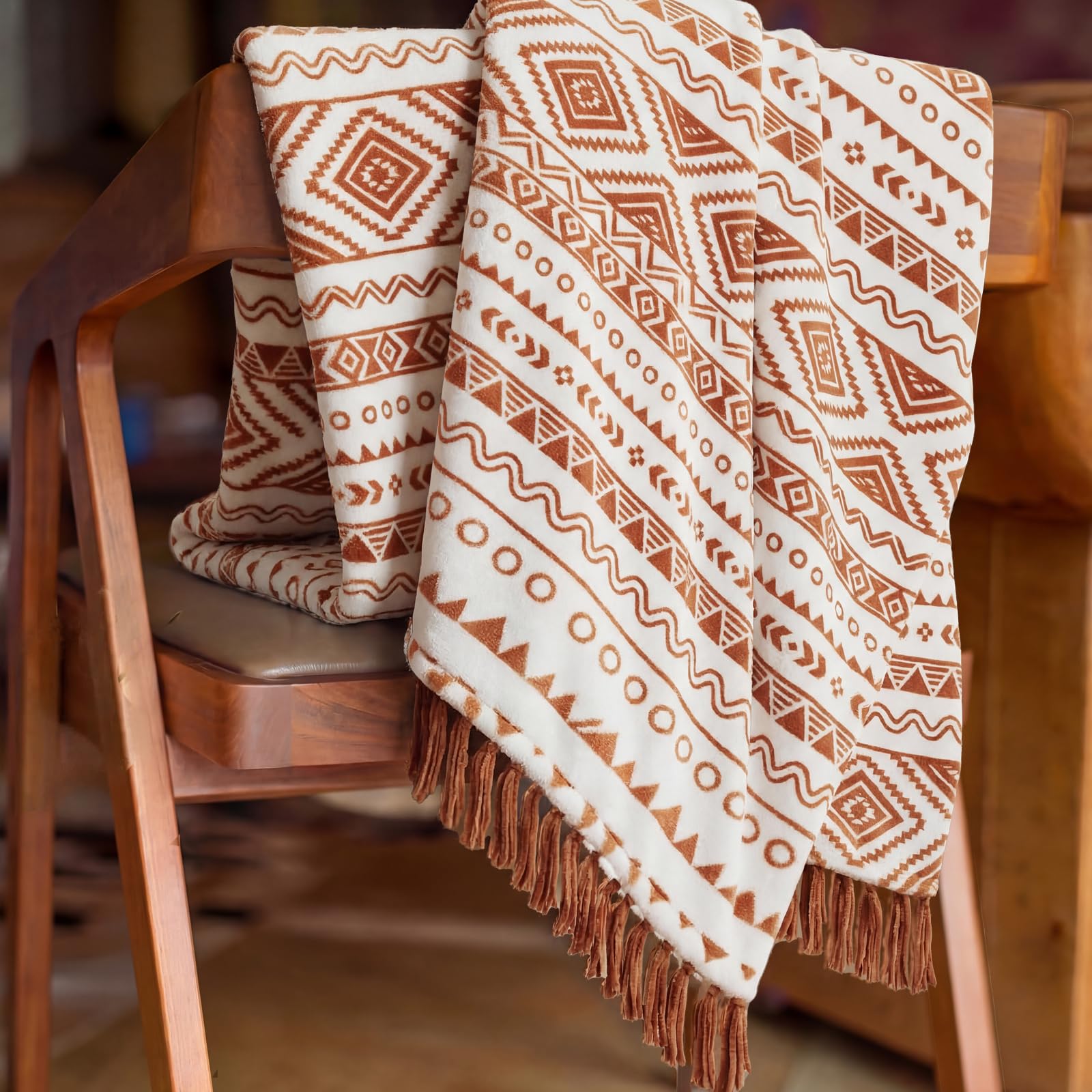 CASAAGUSTO full-spread pattern showing boho-western design benefit