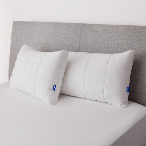 Casper pillow washcare label showing machine-washable, easy-care benefit