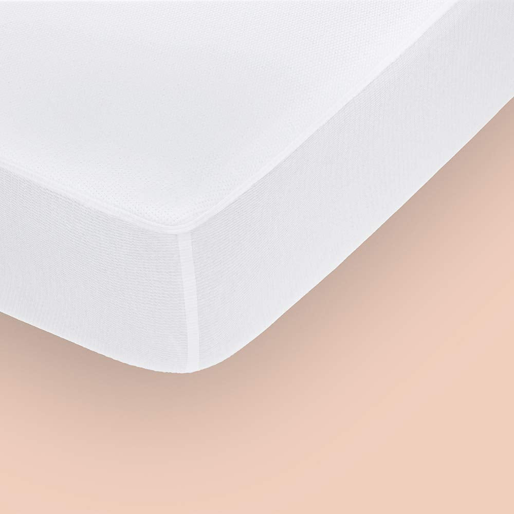 Casper elastic skirt detail demonstrating 360-degree fit and secure hold