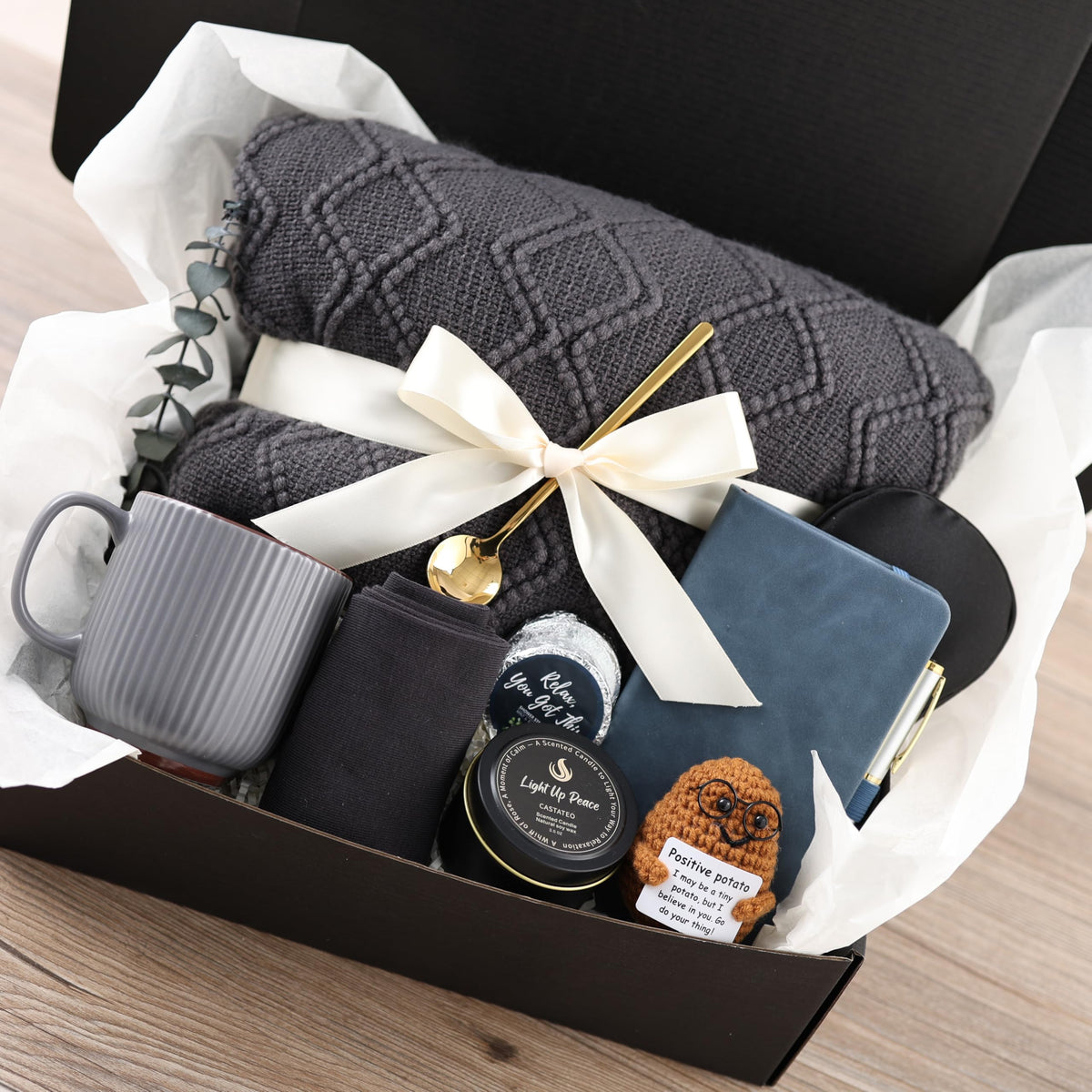 CASTATEO gift box front view showing neat presentation and ready-to-give benefit