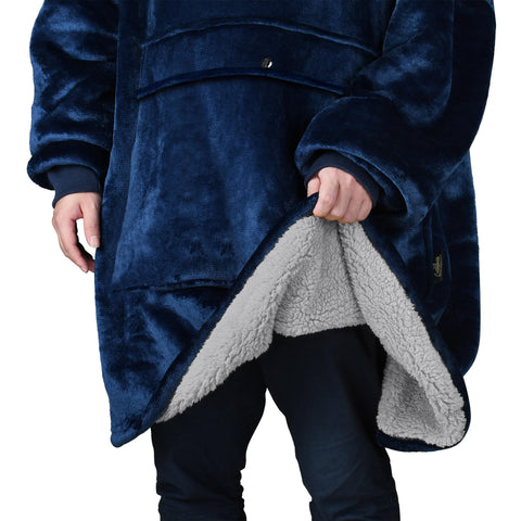 Catalonia hood and collar fit demonstrating head coverage and draft protection