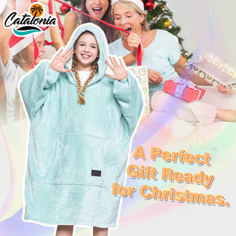 Catalonia hoodie blanket pocket detail with inner pocket for storing small items securely