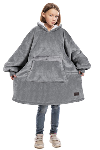 Catalonia front view showing oversized fit and cozy look