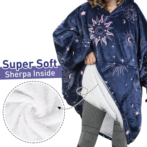 Catalonia pocket detail with inner pouch keeping phone secure and hands warm