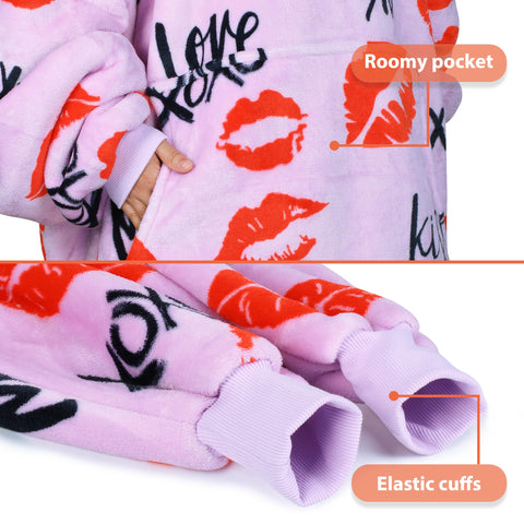 Catalonia pocket detail showing hidden inner pouch for phone and convenience