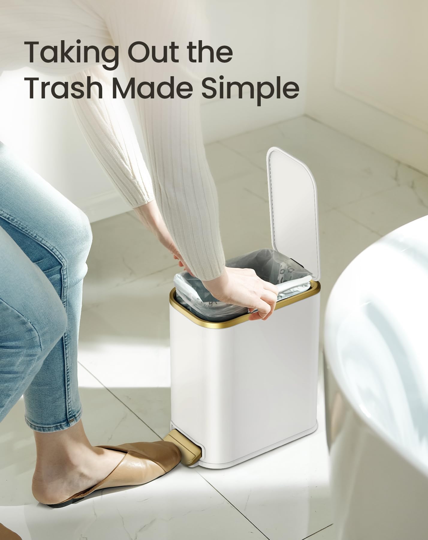 Cesun recessed handle at the back, enables discreet carrying and transport