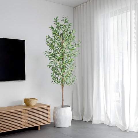 CETRD hands adjusting branches to customize shape and density for styling flexibility
