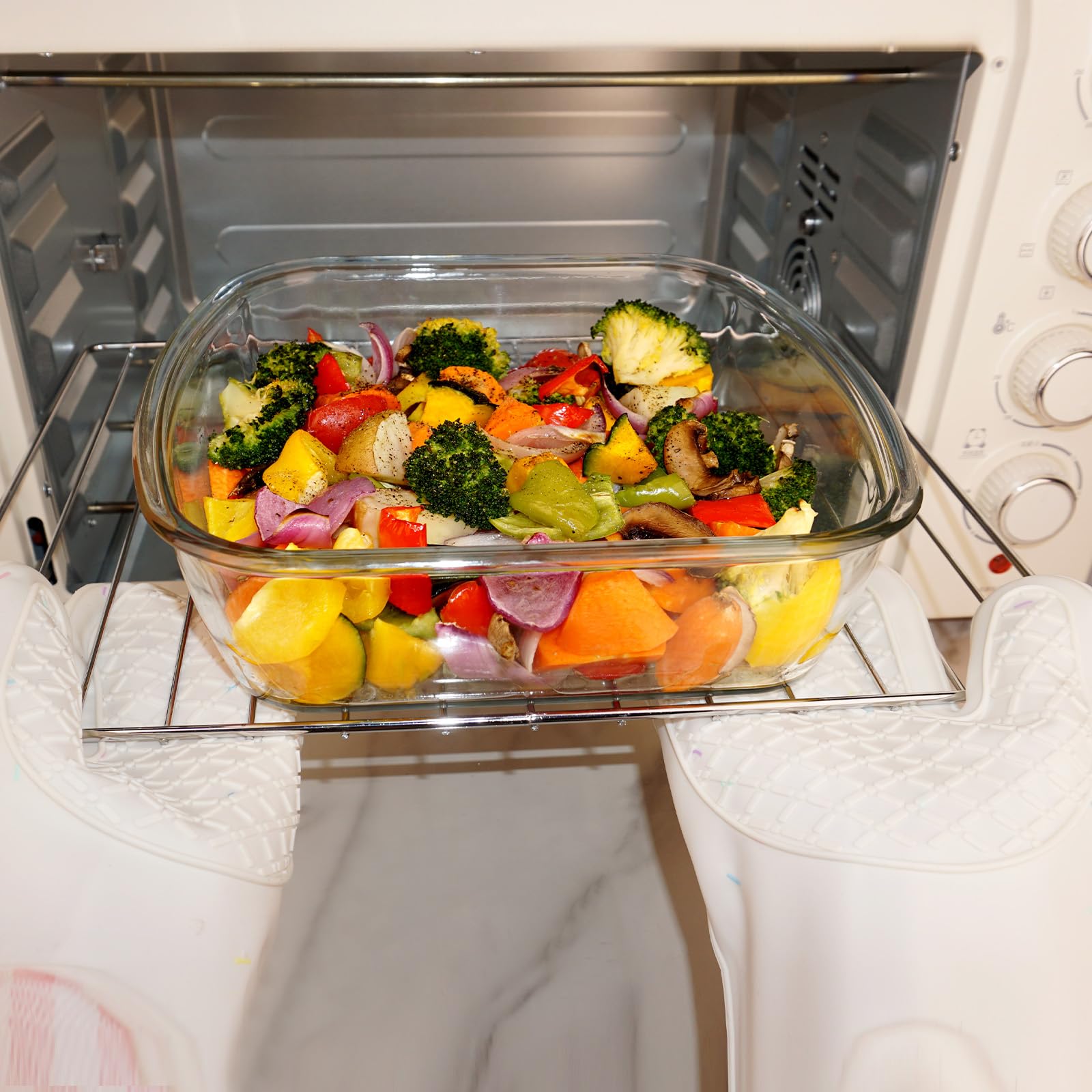 CGNWEEPS lid seal detail illustrating leak-resistant storage benefit