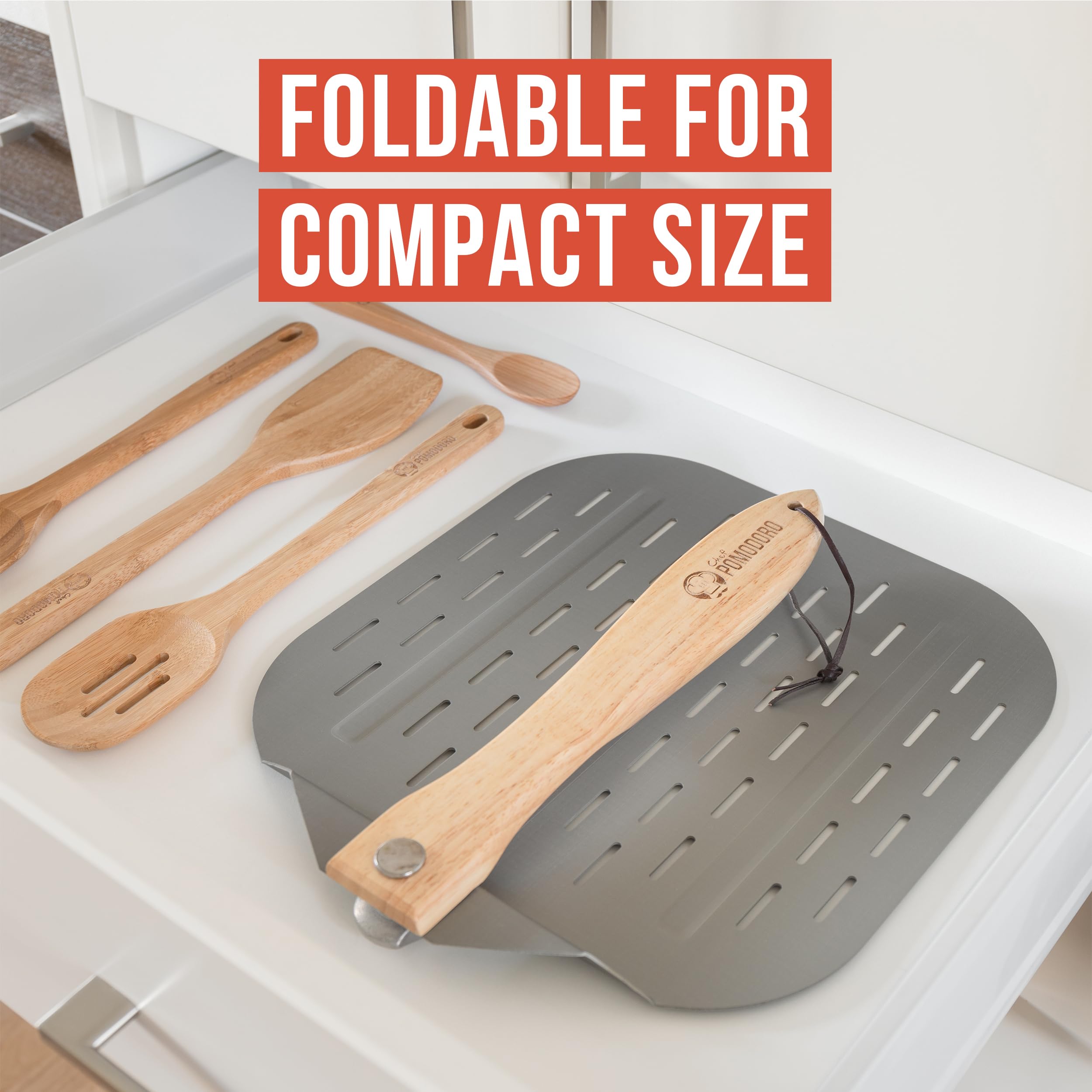 Chef Pomodoro wooden handle grip detail offering comfortable, heat-resistant hold