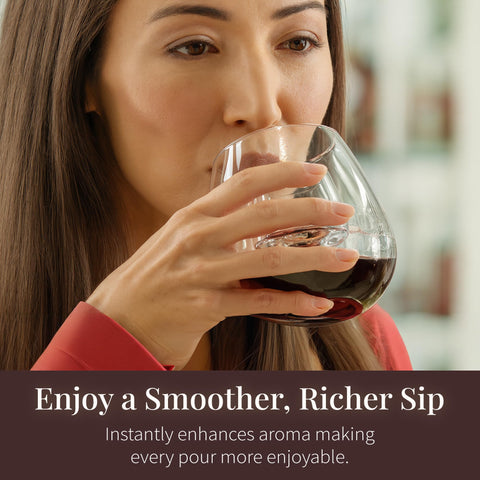 CHEVALIER COLLECTION glass held in hand demonstrating comfortable grip and effortless aeration