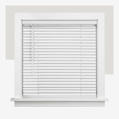 CHICOLOGY front view white blind showing neat fit and simple look