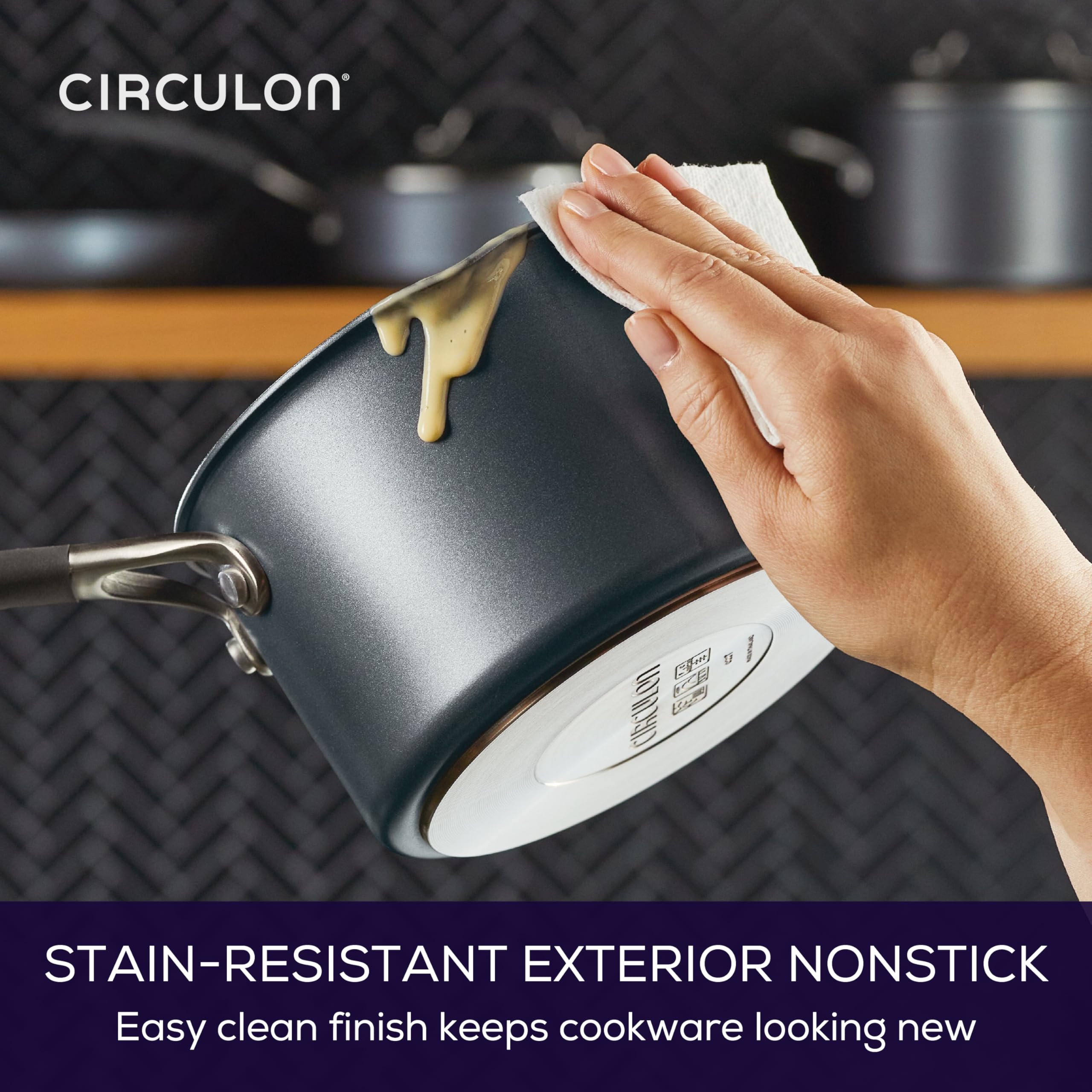 Circulon stainless steel base showing induction-ready even-heat benefit