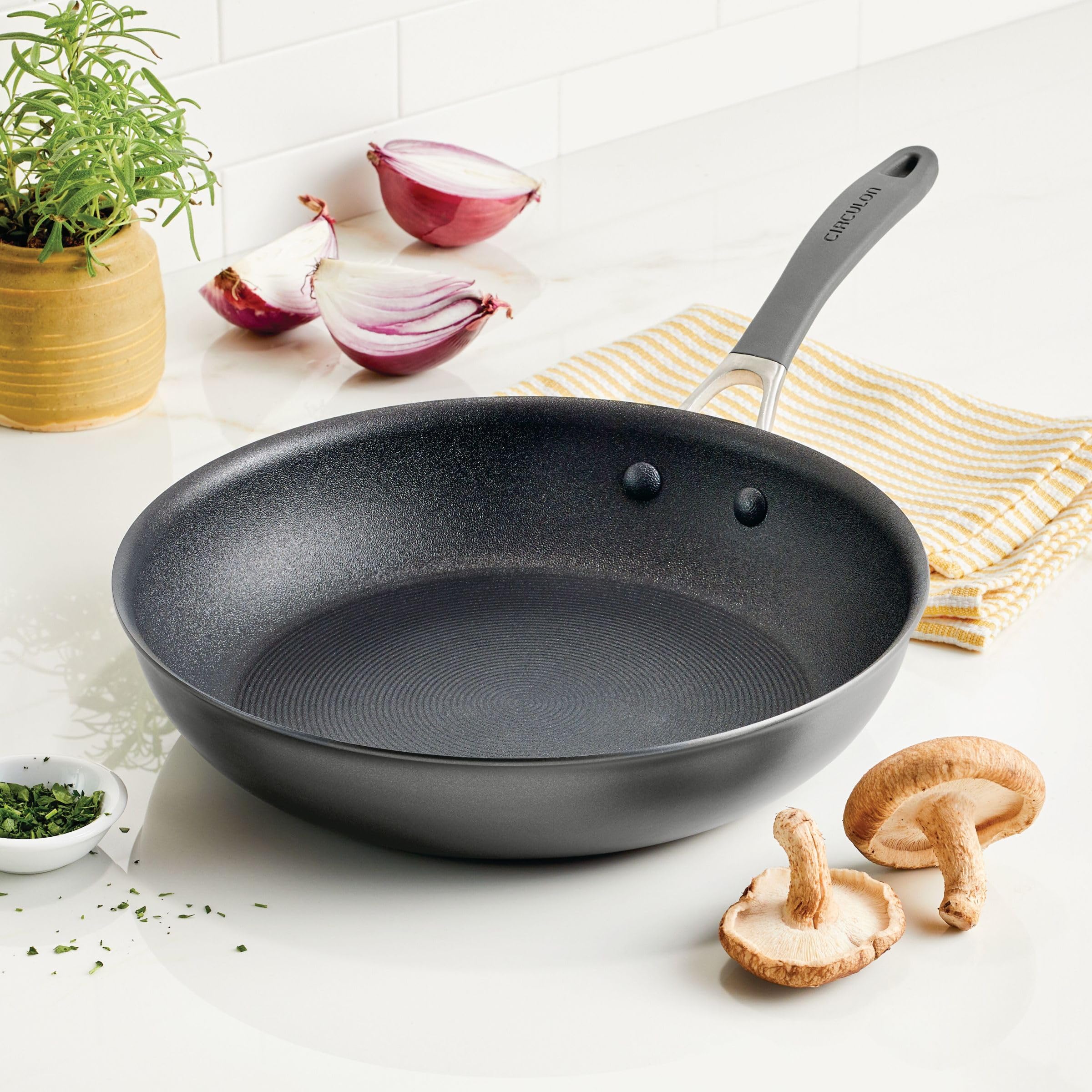 Circulon A1 Series close-up of ScratchDefense nonstick texture for easy release