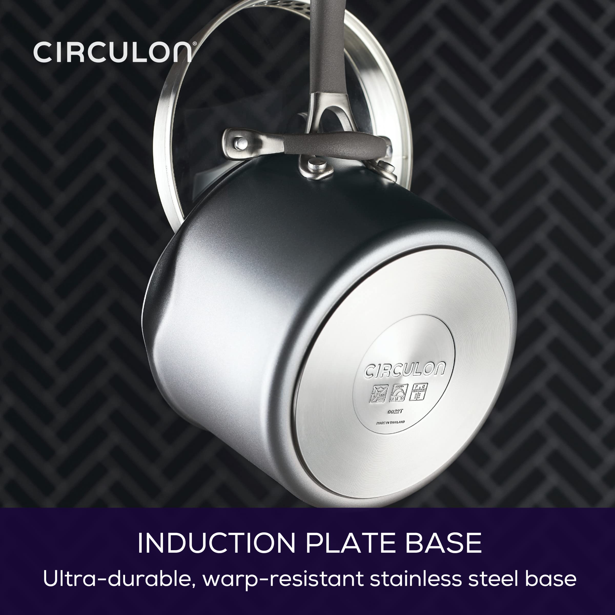 Circulon saucepan beside utensils showing 3-quart scale and practical size benefit