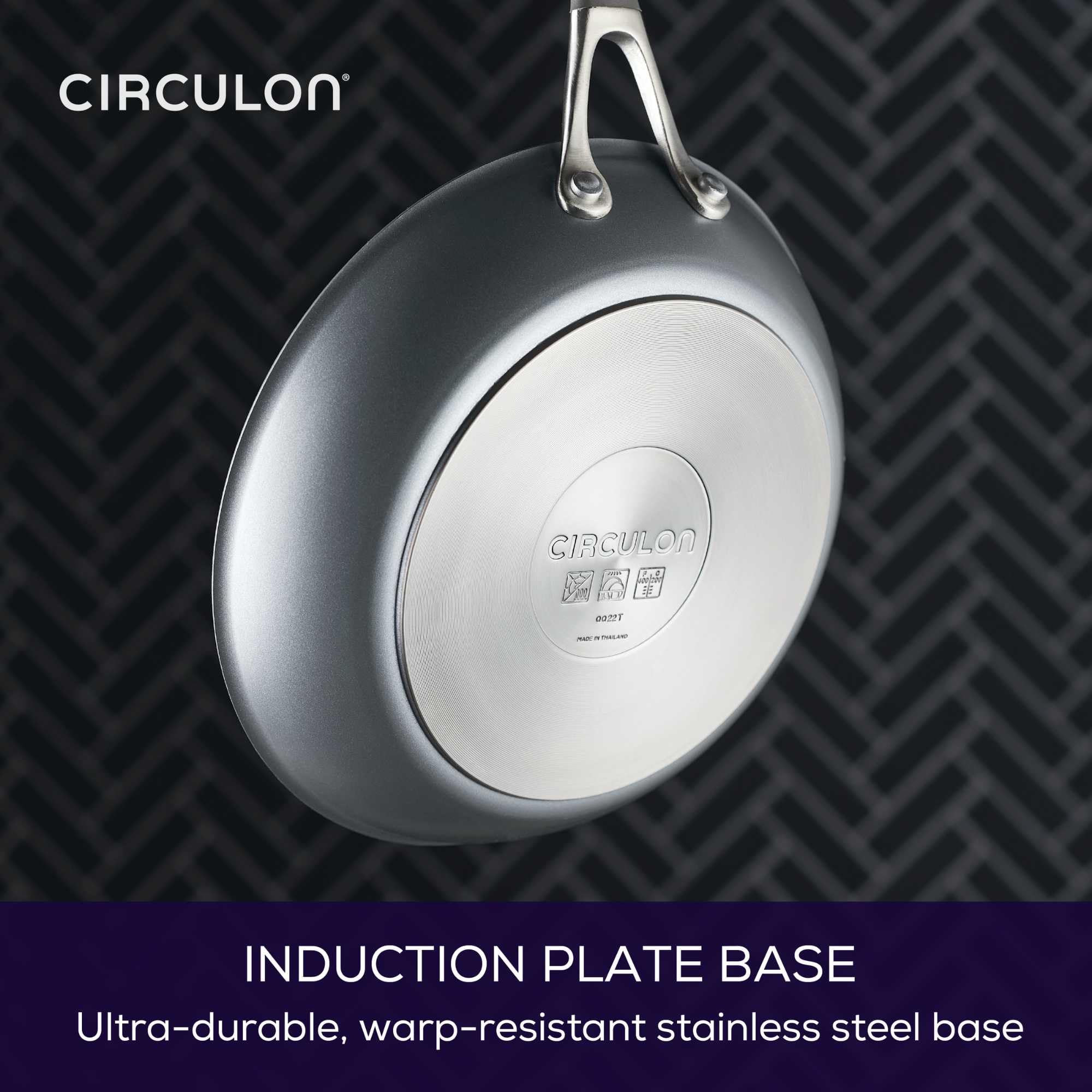 Circulon stockpot simmering soup to show large-capacity cooking and even heat