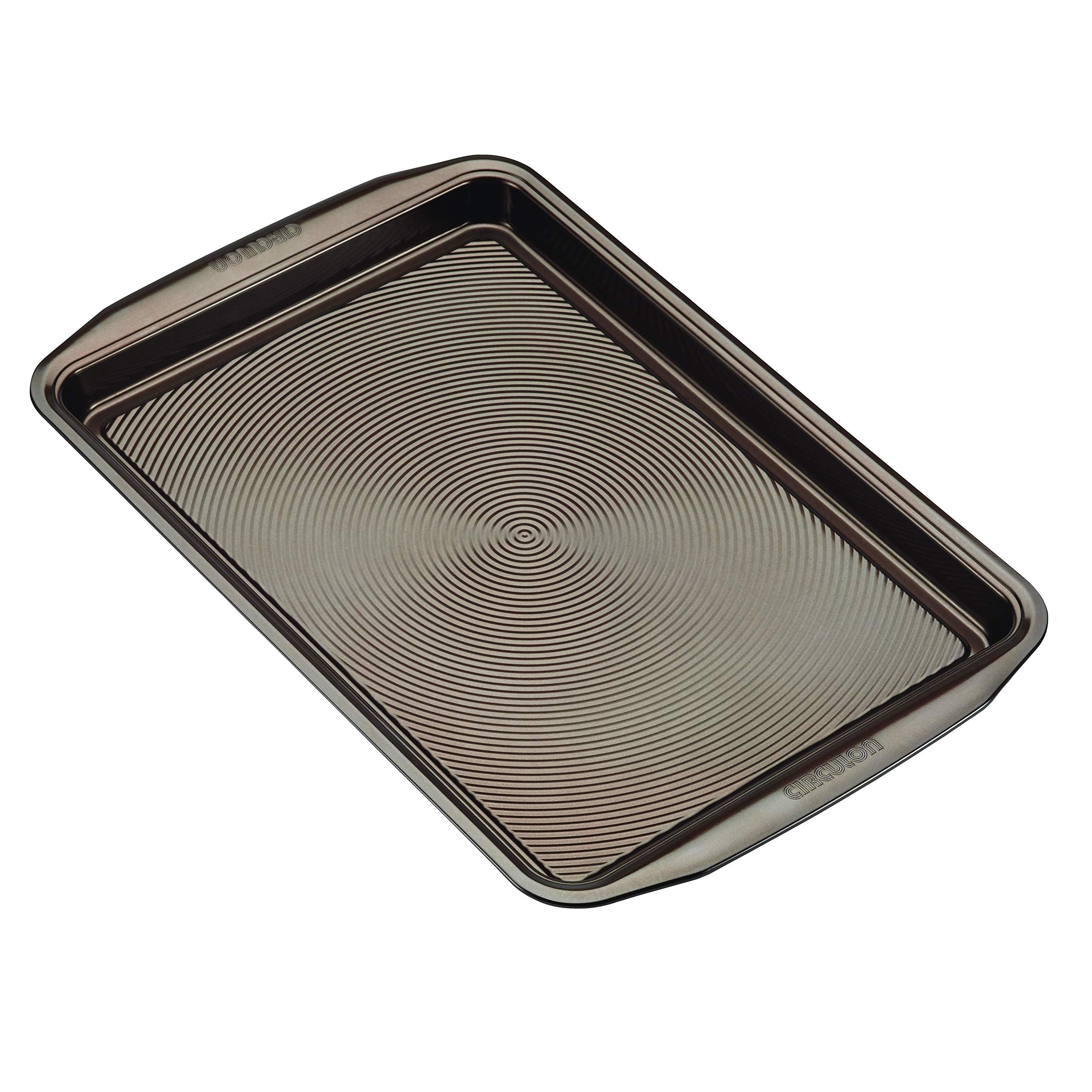 Circulon rolled rim detail emphasizing pan rigidity and warp resistance