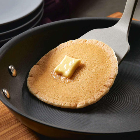 Circulon Radiance close-up of raised-circle nonstick surface for easy food release