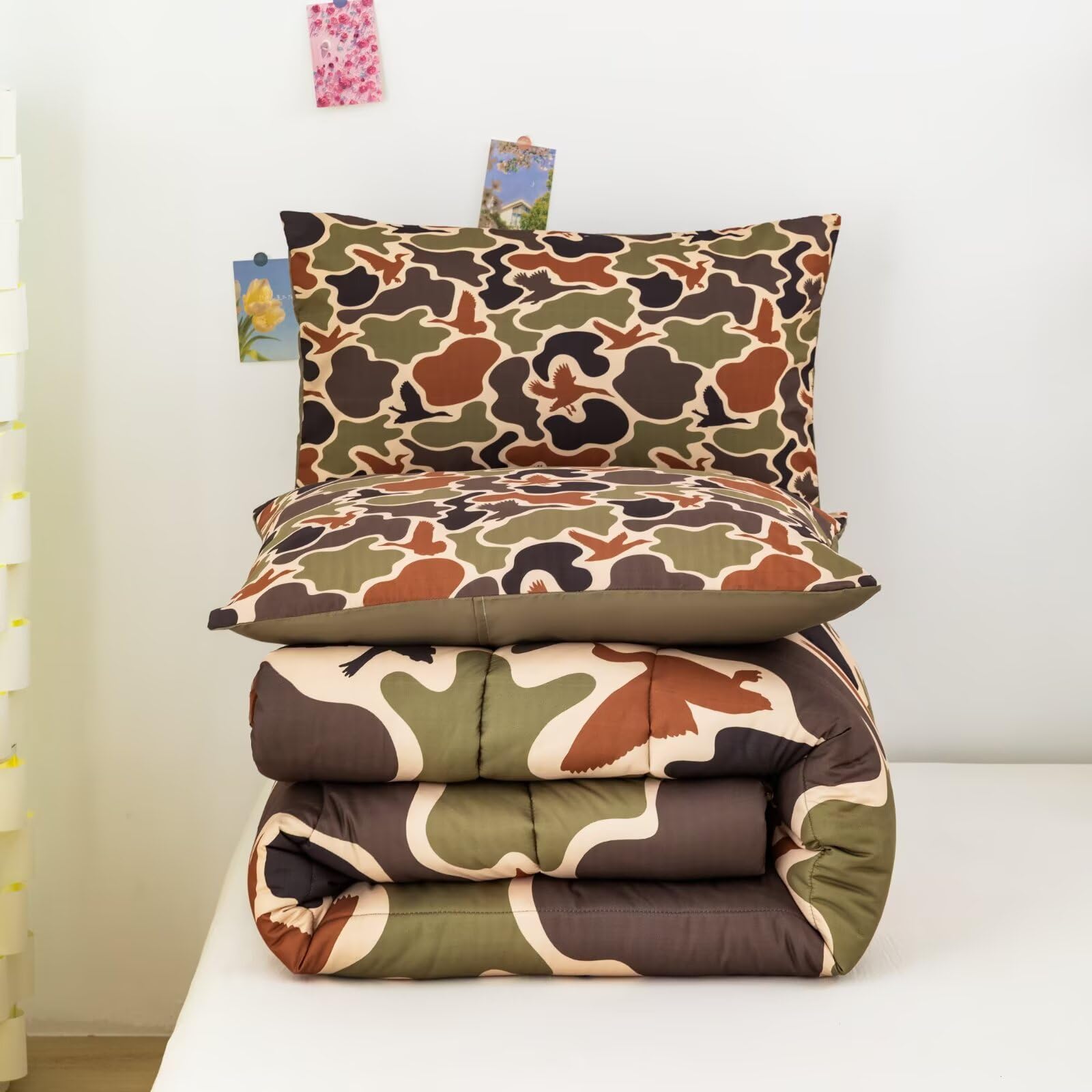CKOU CCOO lifestyle hunting-themed bedroom demonstrating rustic style appeal