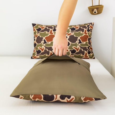 CKOU CCOO hand showing comforter scale for accurate twin-size fit