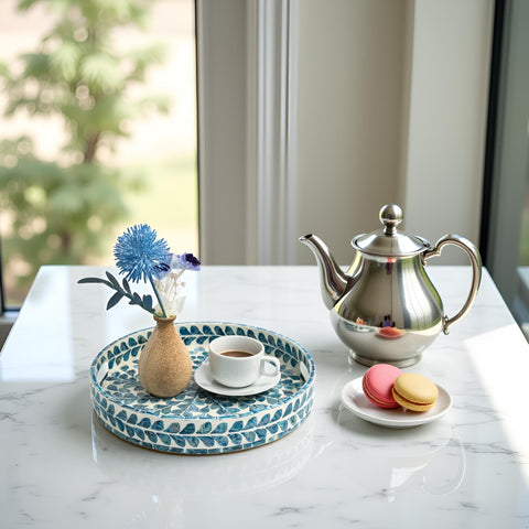 CLAYNIX smooth wood base protecting surfaces and preventing scratches from tray use
