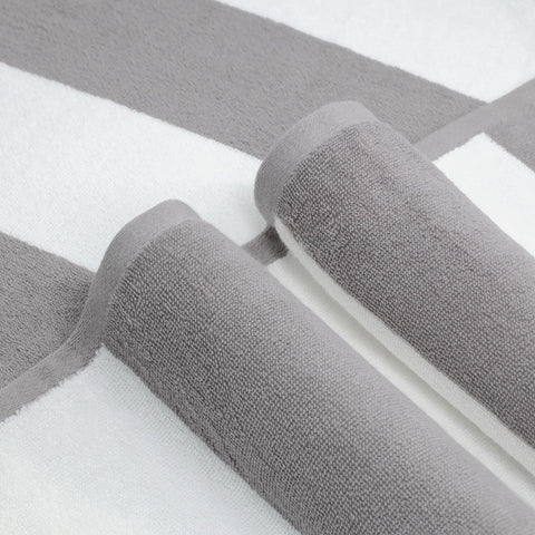CLOWOOD close-up of terry loops highlighting absorbent cotton texture and softness