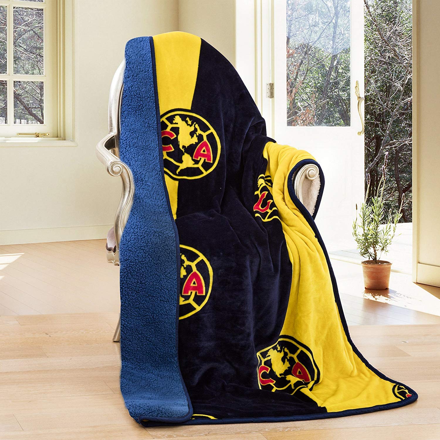 Club America sherpa closeup showing plush lining and warmth for cozy comfort