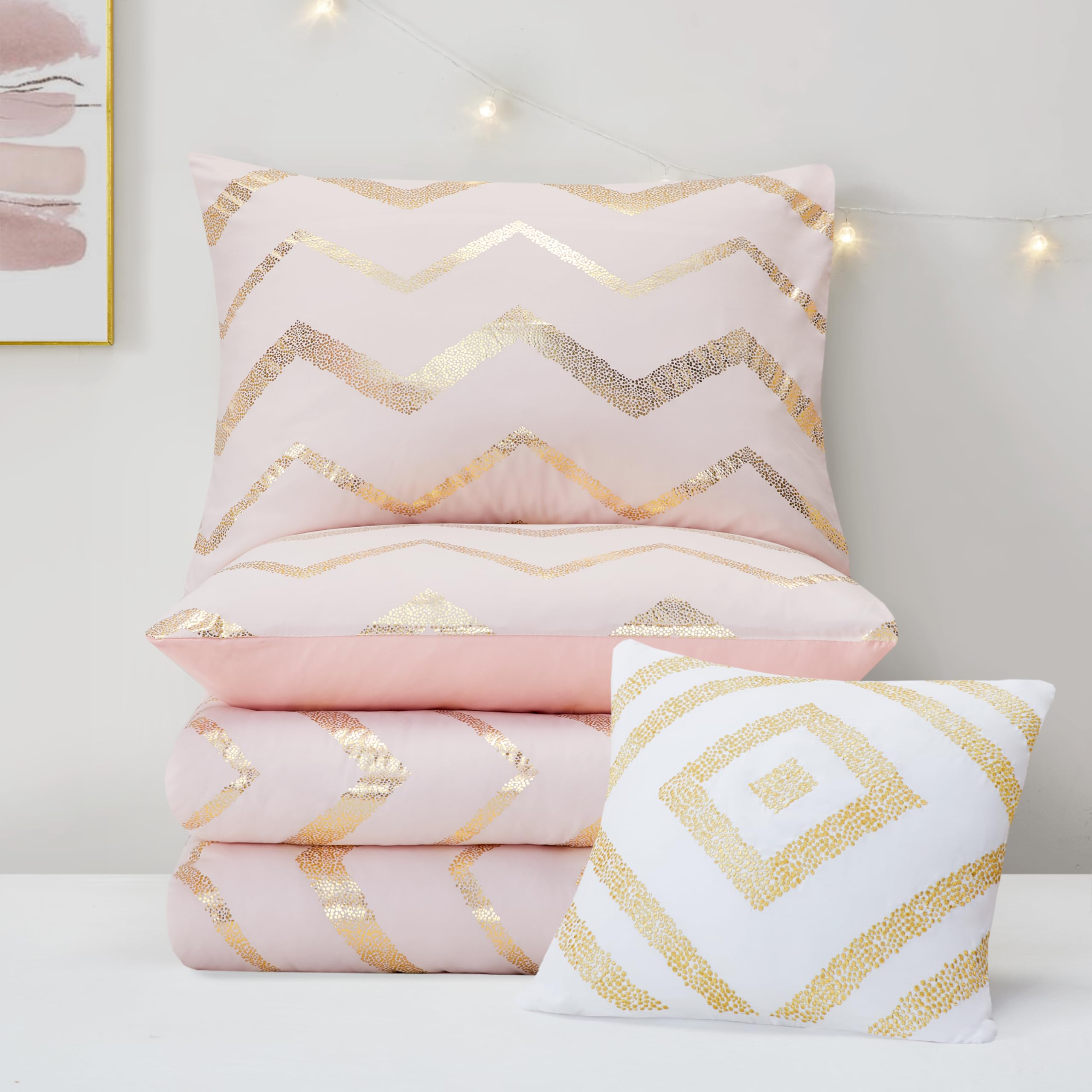 Codi comforter in washing machine illustrating easy-care, machine-washable convenience