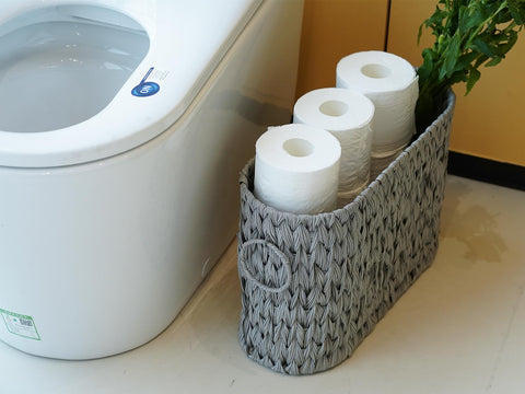 Coeusy basket used as picnic caddy showing adaptable utility for outdoor dining