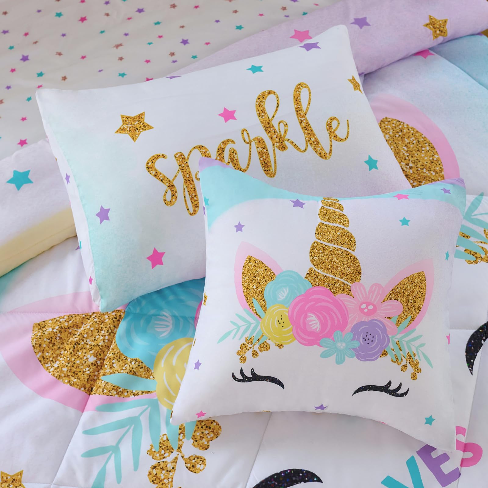 Cokouchyi styled girl's bedroom with bedding for charming decor