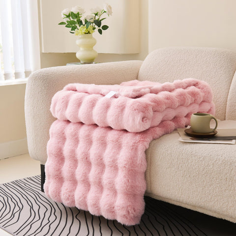 Comelady flannel back close-up showing smooth, cozy surface for breathability