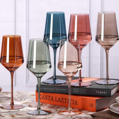 comfit front view showing six colored glasses for easy guest recognition