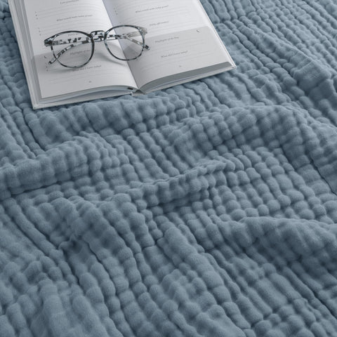 Comfy Cubs front packaging showing Pacific Blue blanket, ready-to-gift