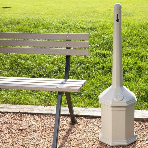 Commercial Zone lid and galvanized liner detail highlighting snap-lock access and easy cleaning