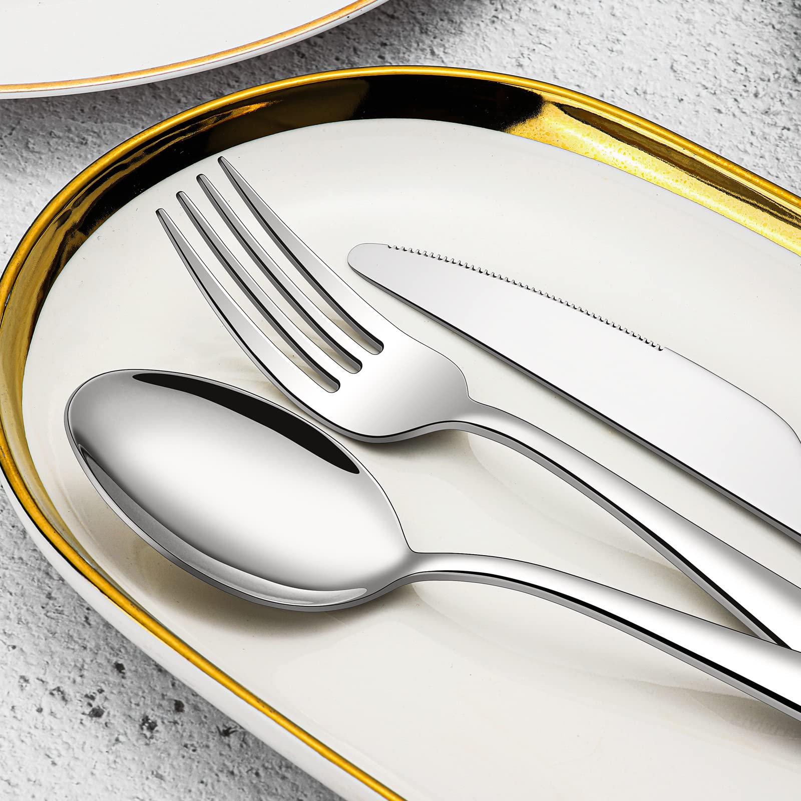 Compralo spoons mirror-polished surface reflecting light for easy cleaning benefit