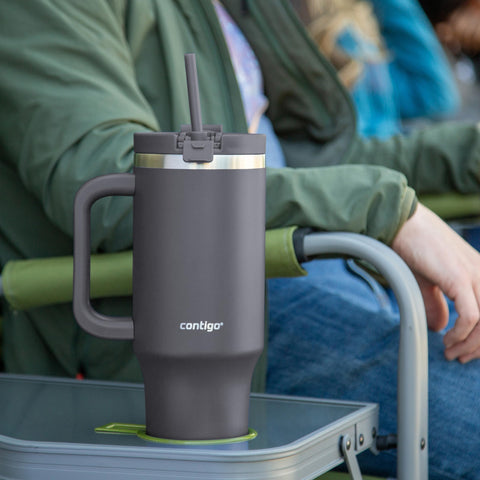 Contigo Streeterville lid close-up displaying leak-proof mechanism and easy-clean benefit