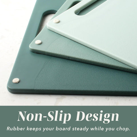 COOK WITH COLOR handle detail enabling easy carry and hanging for storage