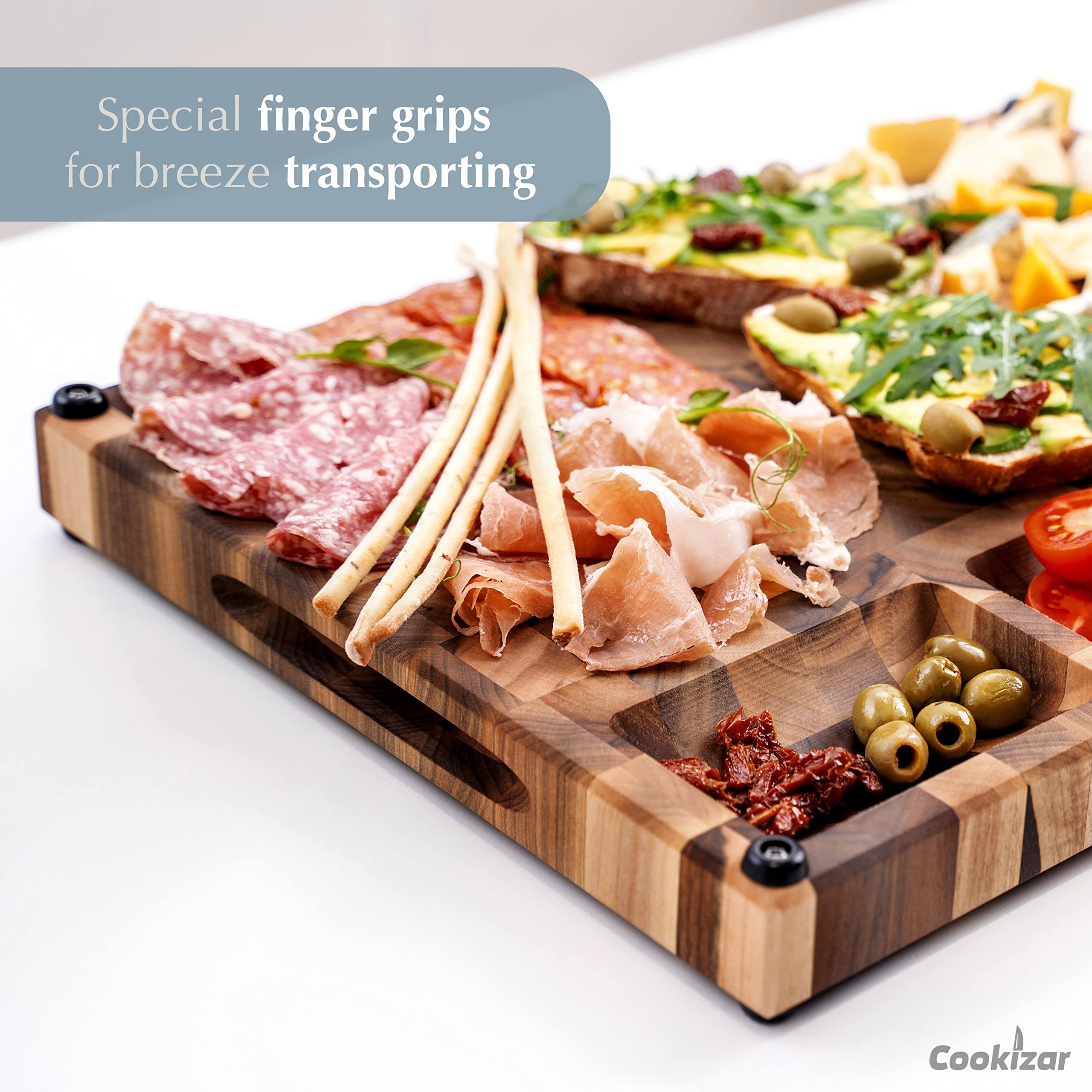 Cookizar board gift packaging displayed as a refined present for hosts