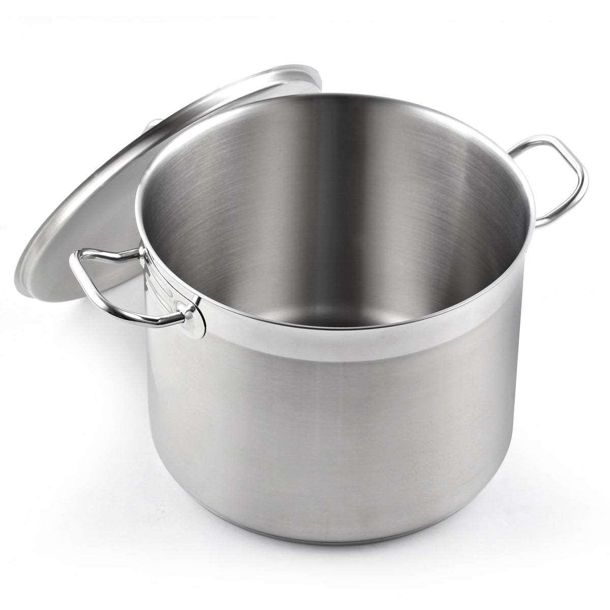 Cooks Standard 20 qt front view showing durable stainless steel and capacity benefit