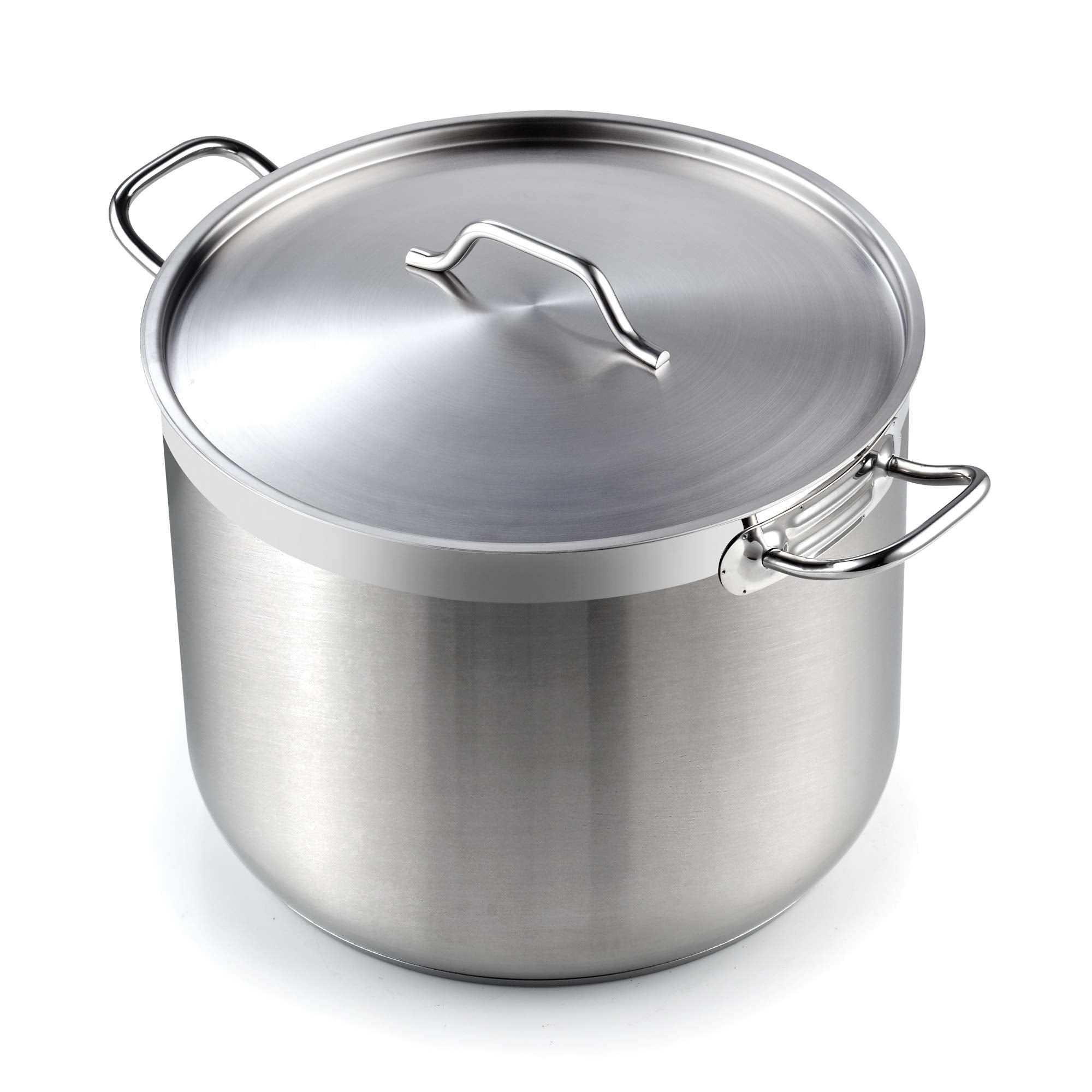 Cooks Standard front view showing large 30-quart pot and snug lid, built for big batches